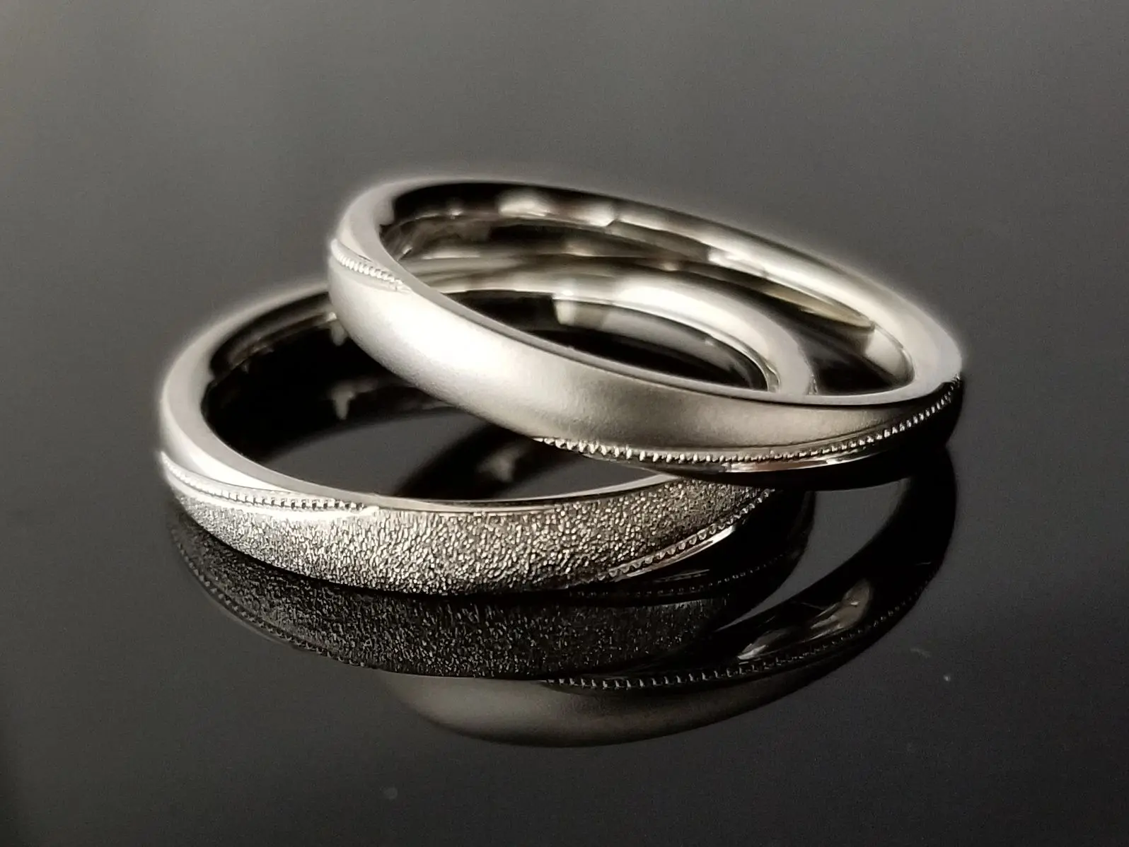 お揃い感を大事に。こだわりのご結婚指輪 | 結婚・婚約指輪のオーダー